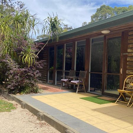 Mallacoota Log Cabins Exterior photo