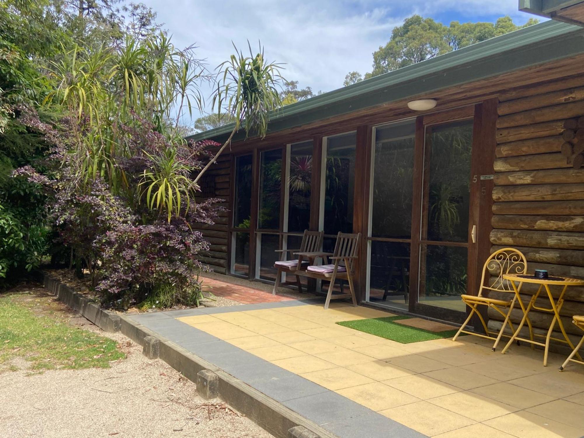 Mallacoota Log Cabins Exterior photo