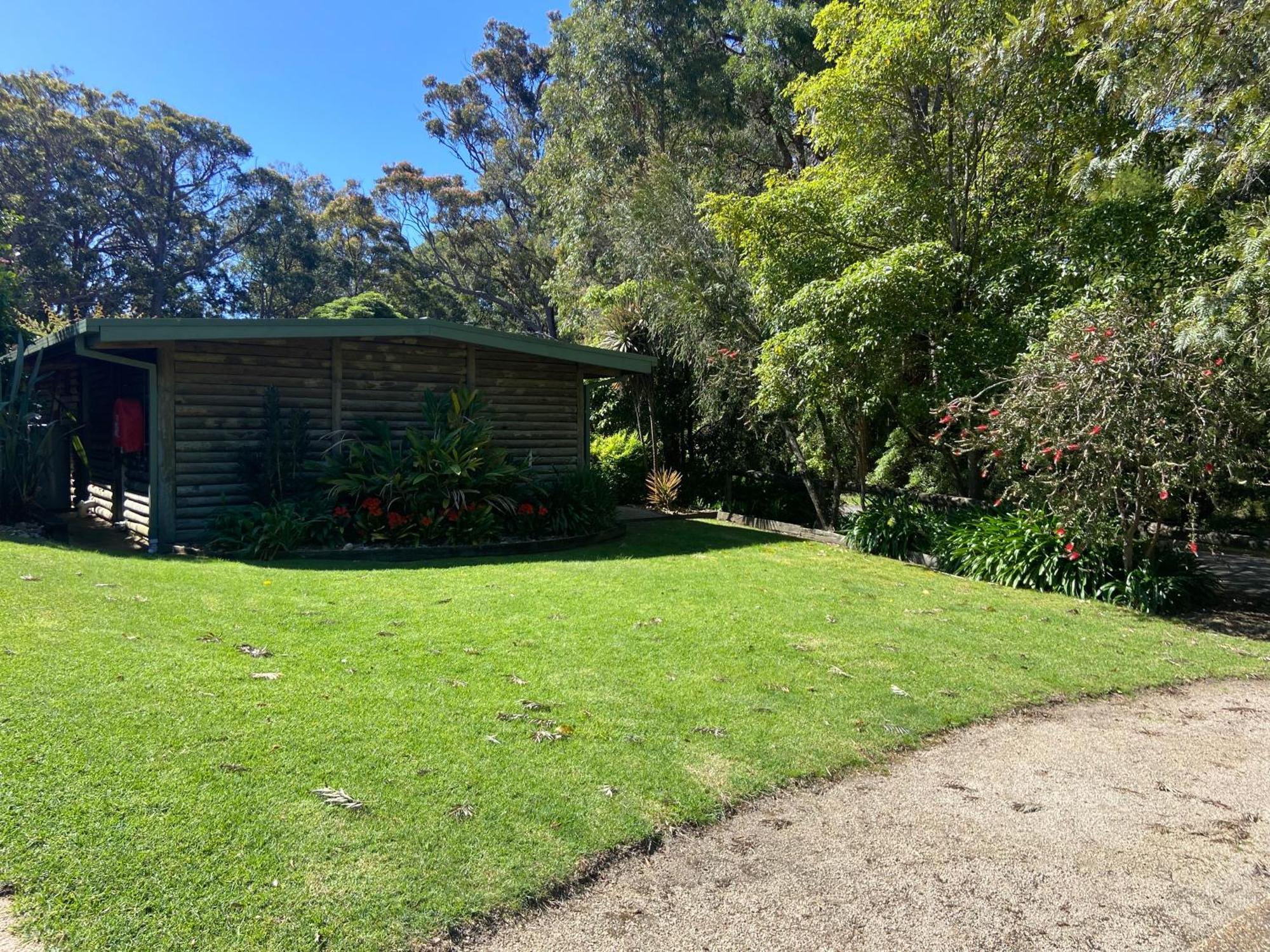 Mallacoota Log Cabins Exterior photo