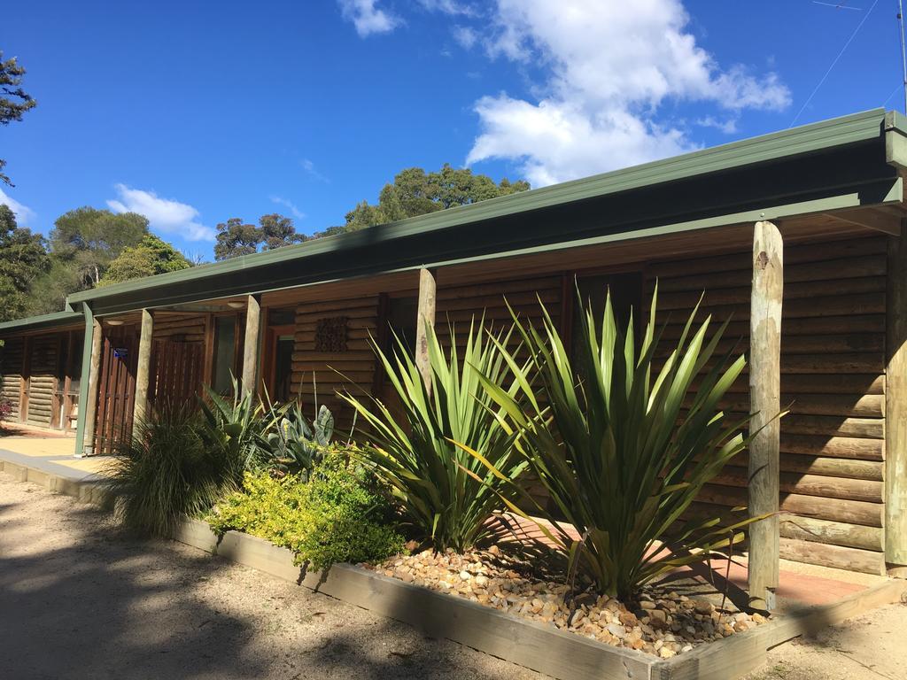 Mallacoota Log Cabins Exterior photo