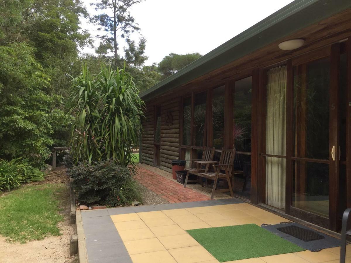 Mallacoota Log Cabins Exterior photo